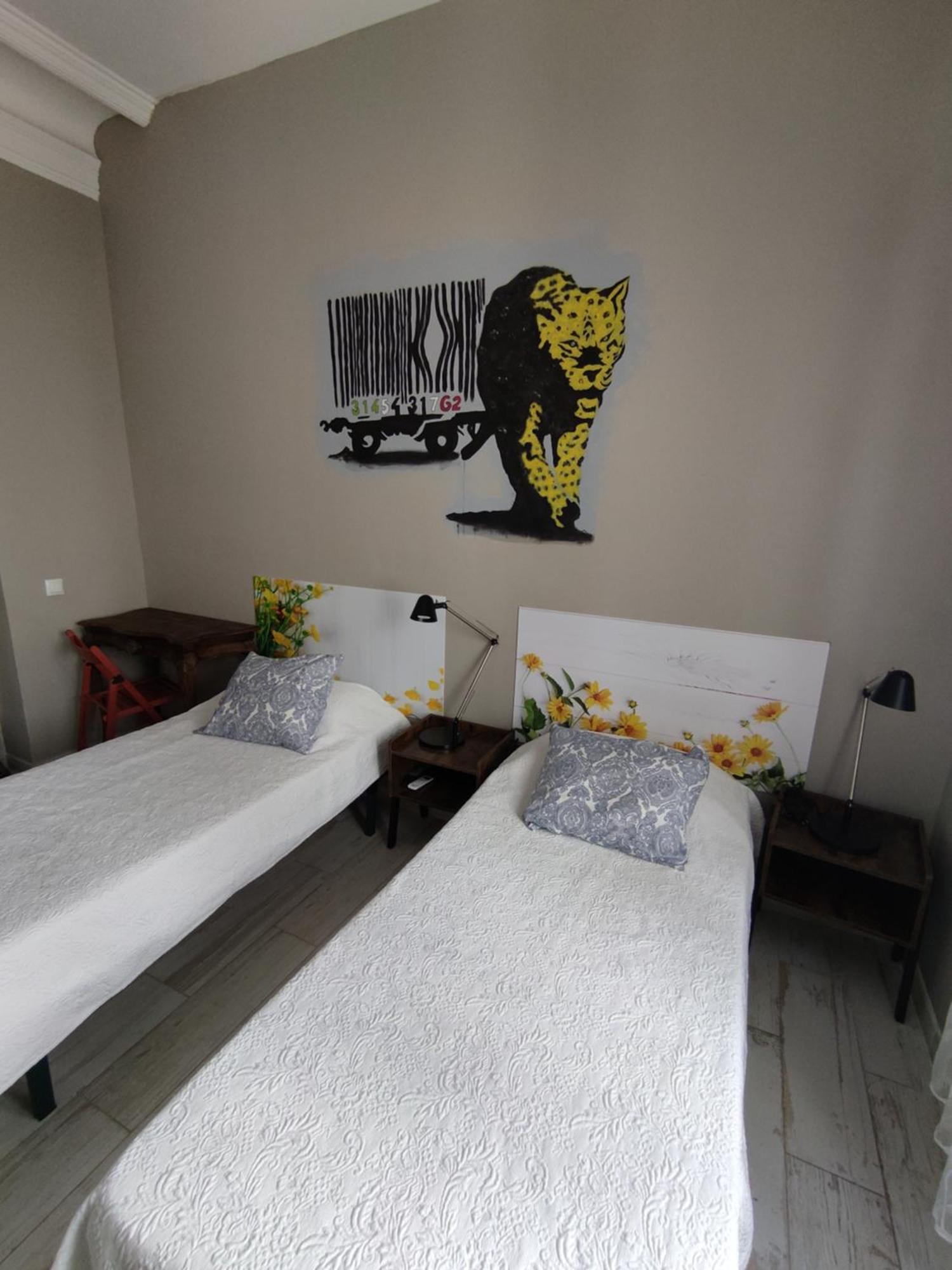 Hostal Hispalense Madrid Bagian luar foto
